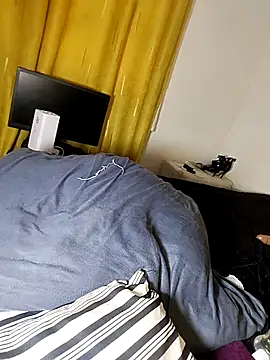 Hugemassivebootie online show from October 12, 12:51 pm