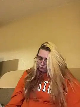 Lalalynn online show from April 16, 2:23 am