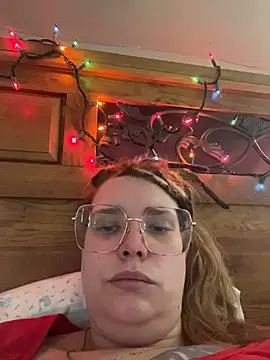 Lalalynn online show from June 25, 8:10 pm
