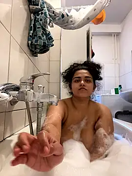 Curvydesifromgermany online show from January 15, 2:56 pm