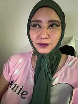 hannahayat online show from July 28, 7:39 pm