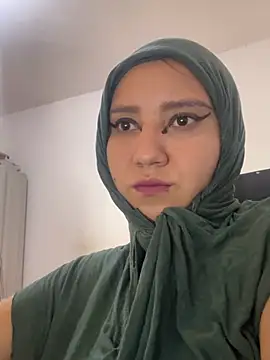 hannahayat online show from April 10, 2:34 pm