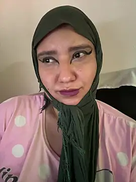 hannahayat online show from July 28, 3:21 pm