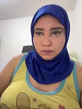 hannahayat online show from June 6, 1:39 pm