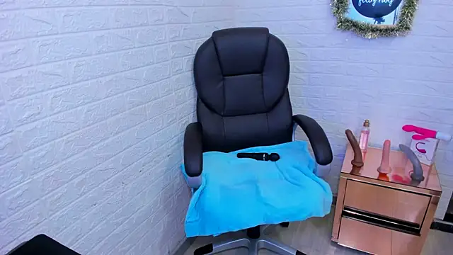 ImCrazzy online show from December 3, 2:41 pm