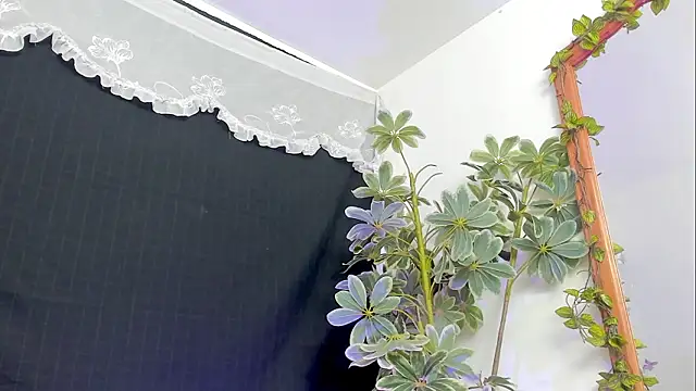 BonnieCute  online show from March 21, 12:15 am