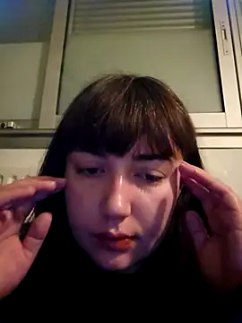 Lynylou online show from May 16, 11:59 pm