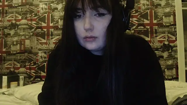 Lynylou online show from February 12, 11:50 pm