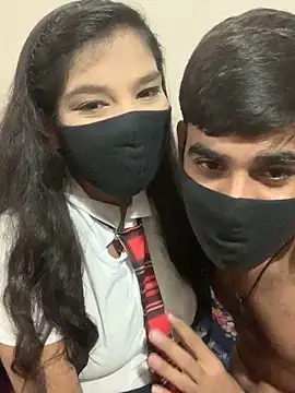 hottiess69 online show from November 3, 1:48 pm