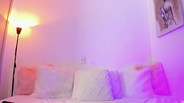 Snapshot of Cristel_Boom chatting on October 10, 12:37 am Cristel Boom online show from October 10, 12:37 am