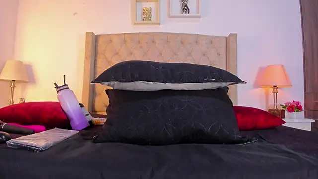 allisson m online show from November 21, 12:18 pm