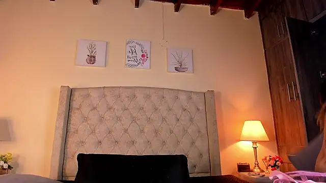 allisson m online show from April 19, 12:05 pm