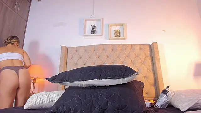 allisson m online show from October 7, 12:20 pm