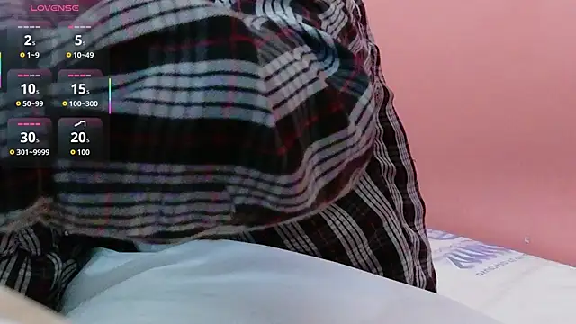 yourcuteneighbourr online show from October 30, 3:20 am