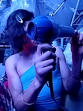 gurlnips online show from December 17, 11:47 am