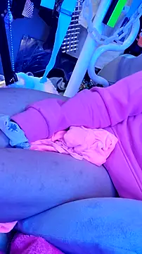 gurlnips online show from February 28, 11:53 am