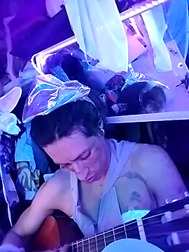 gurlnips online show from April 12, 11:02 am