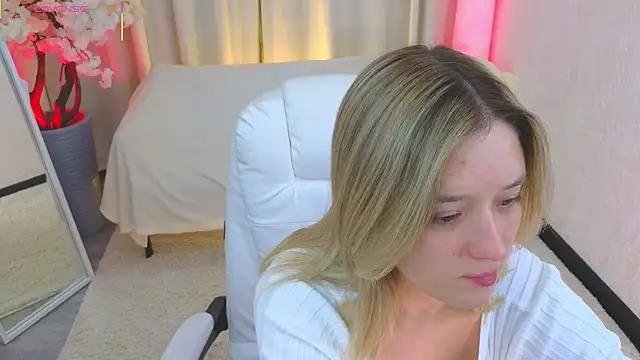 JessRosen online show from December 4, 3:42 am