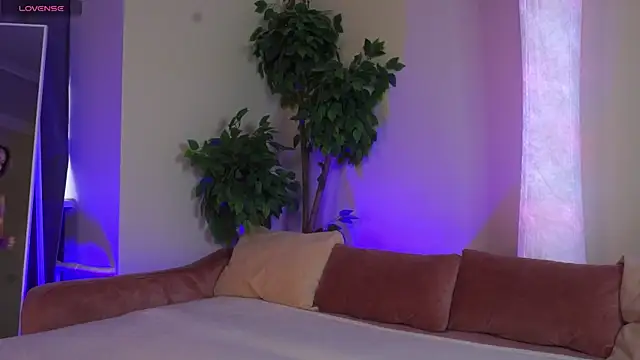 JessRosen online show from April 27, 3:36 am