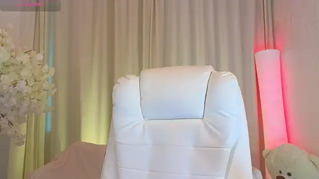 JessRosen online show from September 21, 3:27 am