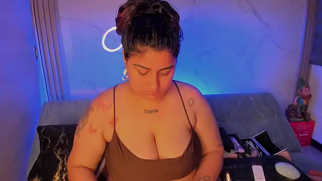 dayan silva  online show from December 20, 12:25 am