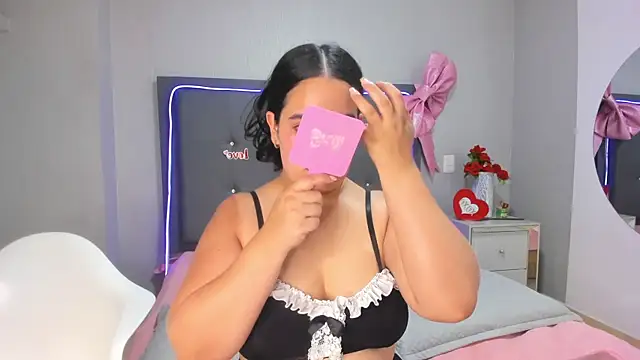 emma lye online show from April 2, 8:50 pm