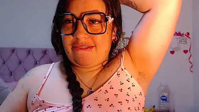 lanaqueen699 online show from April 15, 8:42 pm