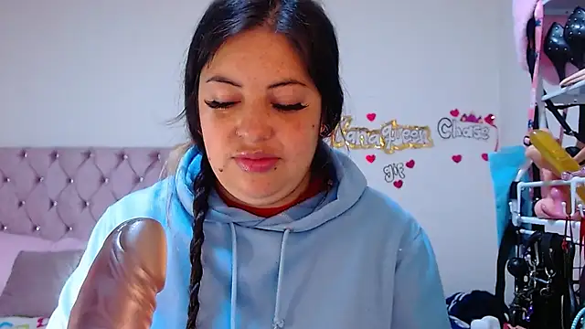 lanaqueen699 online show from March 3, 12:33 pm