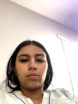 Larabrooks online show from November 10, 6:58 pm