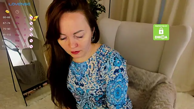 Snapshot of VanessaSmuth chatting on October 18, 1:52 am VanessaSmuth online show from October 18, 1:52 am