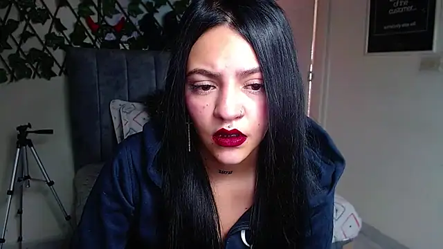 Violettasquirt online show from June 9, 1:32 pm