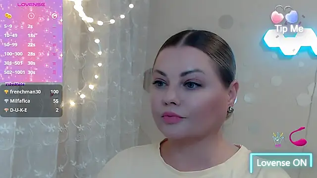 JewellKiss7 online show from June 19, 7:39 pm