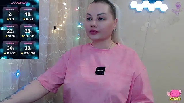 JewellKiss7 online show from April 9, 4:45 pm