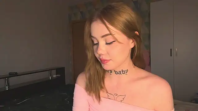 Snapshot of hanna_cry_baby chatting on September 28, 3:39 pm hanna cry baby online show from September 28, 3:39 pm