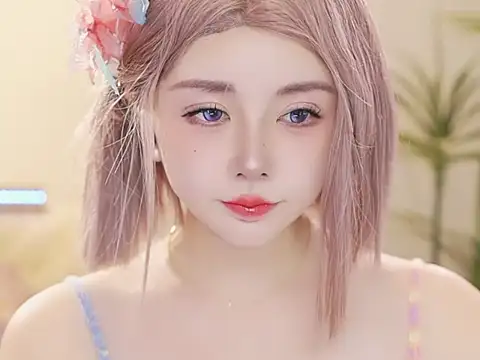 Qiaoqiao  online show from April 8, 10:50 am