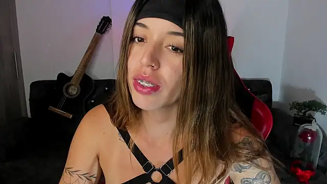 zoee jackson online show from October 1, 4:50 am