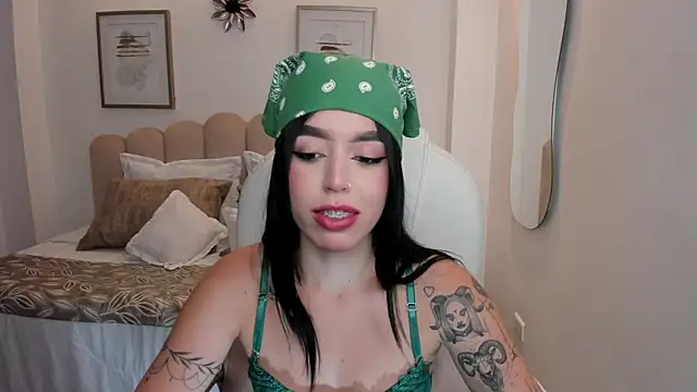 zoee jackson online show from May 21, 7:34 pm