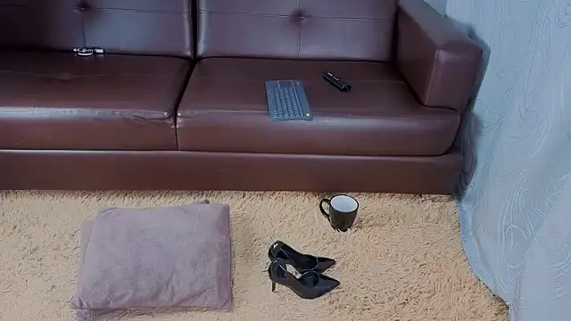 Mariana Lu online show from March 22, 8:20 am