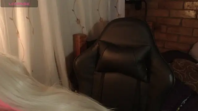 Cintya Kros online show from February 17, 11:15 pm