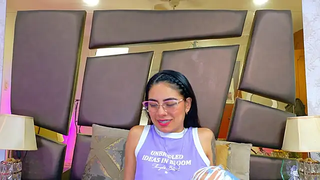 NicoleEsposito online show from February 19, 1:21 pm