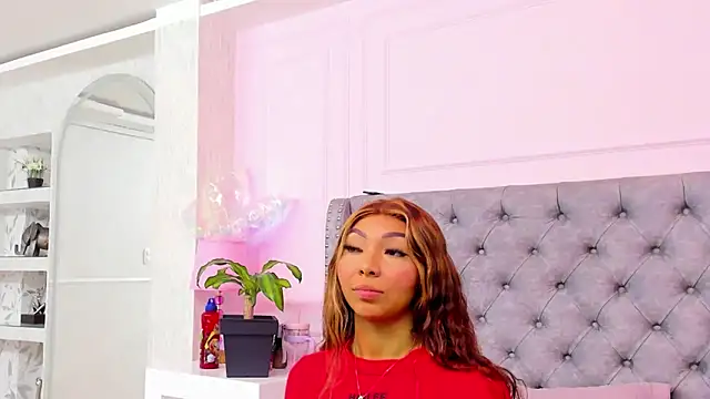 HaileeRoberts online show from April 12, 12:52 pm