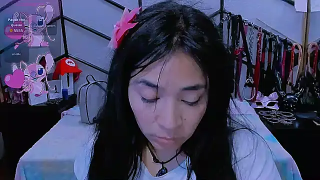 AlanaLuck online show from December 1, 7:05 pm