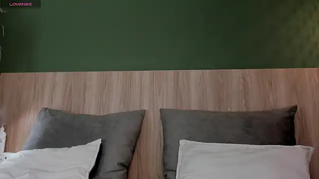 luna willians online show from November 20, 1:01 pm