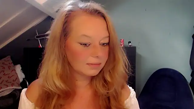 roxanna24 online show from June 4, 7:07 pm