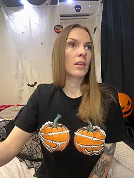 Snapshot of RachelBelI chatting on October 19, 11:40 pm RachelBelI online show from October 19, 11:40 pm