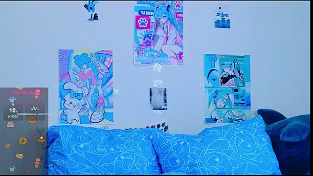 b4by LoL1 online show from June 5, 6:52 am