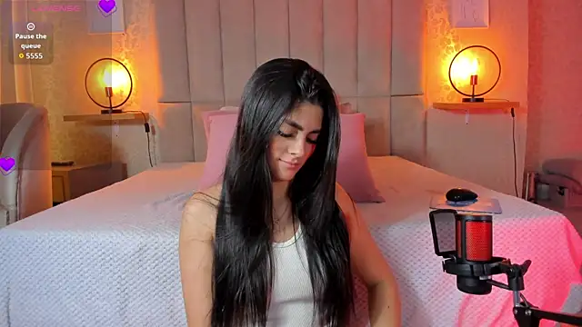 Amy-Saenz online show from October 28, 3:18 pm