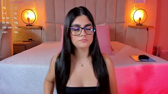 Amy-Saenz online show from November 21, 4:42 pm