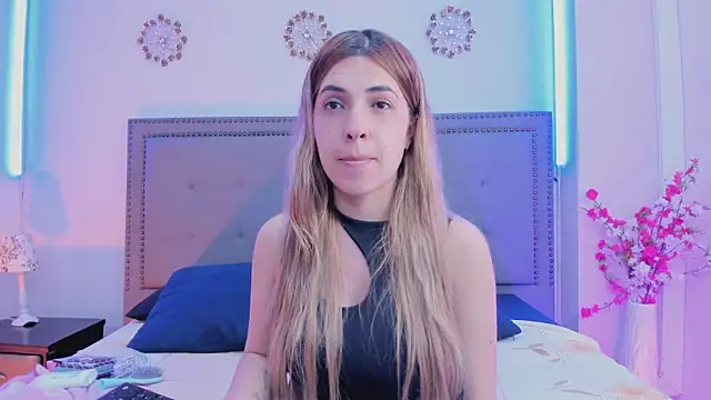 EvaaLovia1 online show from June 18, 1:38 pm