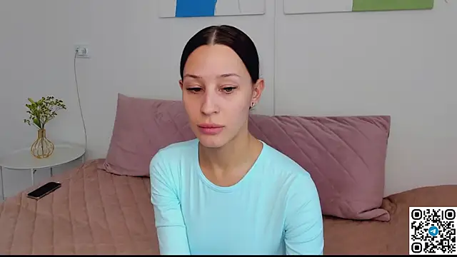 SelenaRousey online show from April 2, 10:02 am